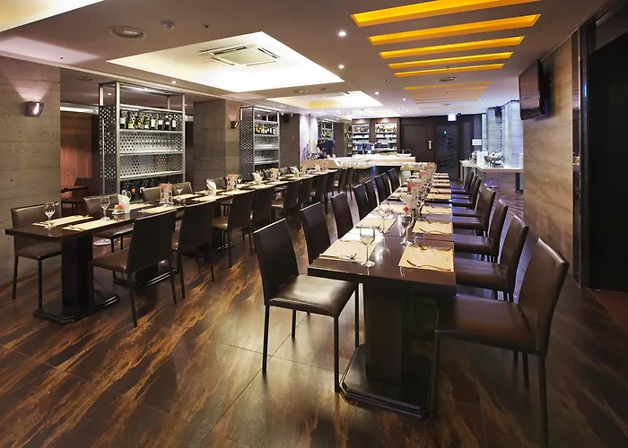 Hotel Savoy Myeongdong 3*