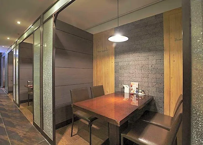 Hotel Savoy Myeongdong 3*
